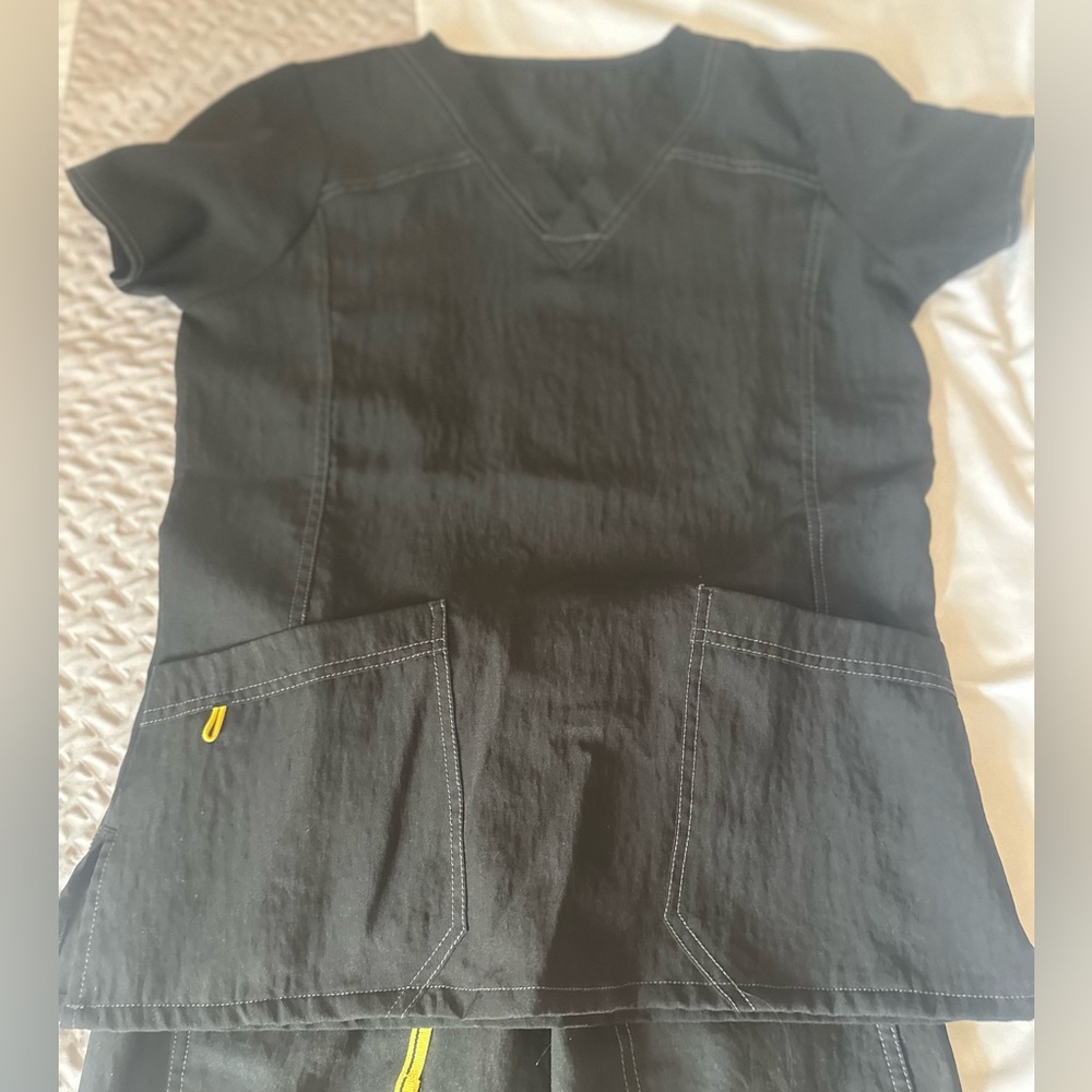 WonderWink Women's black Four-Stretch Sporty scrub set